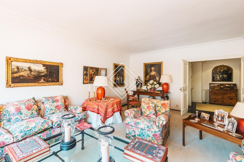 Foto f0d92b90-0082-478b-b0d7-08f3819fa4be. Flat with heating parking in Recoletos Madrid