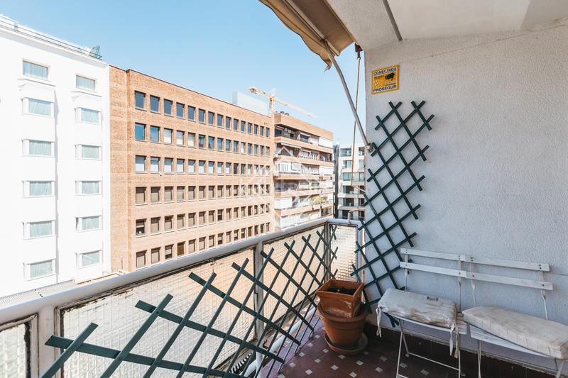 Foto fc674aad-c766-4fee-8247-ac762bd8dc06. Flat with heating parking in Recoletos Madrid