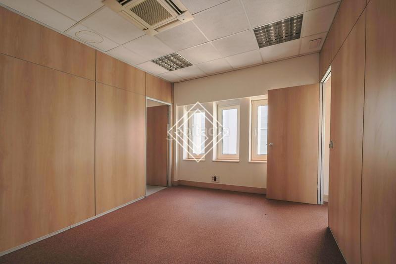 Foto 631811b0-2059-4b13-9373-44540eb4da0e. Bureau avec chauffage dans Almagro Madrid