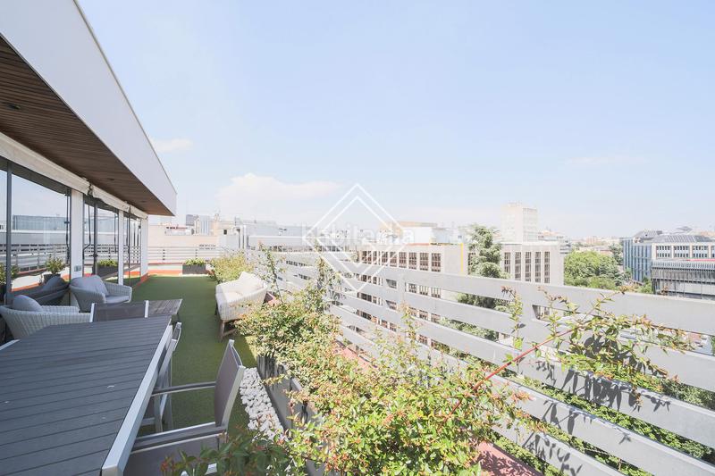 Foto 0ab1d6d5-eb90-4d3e-97c4-6338c6d8f019. Office space with heating in Almagro Madrid