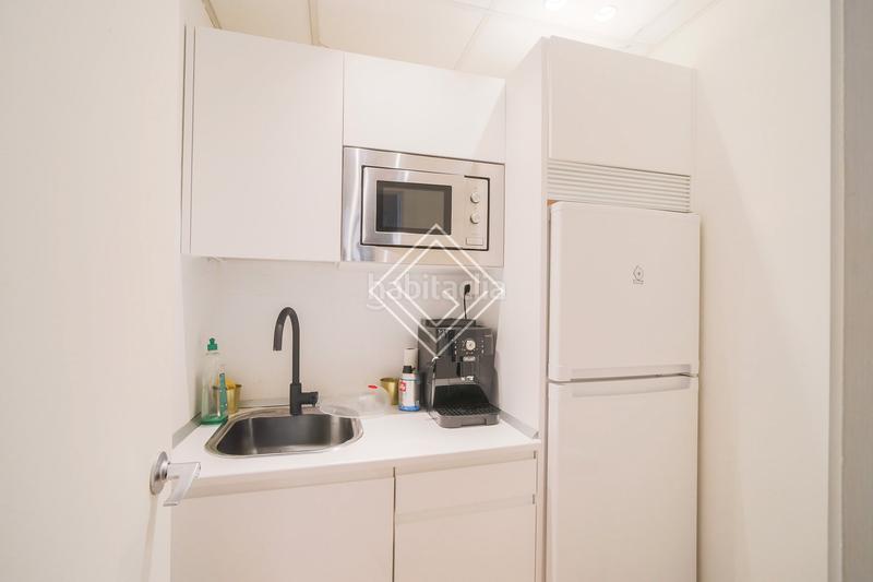 Foto be285af8-223f-4032-8d2a-6b5f3b17da31. Office space with heating in Almagro Madrid