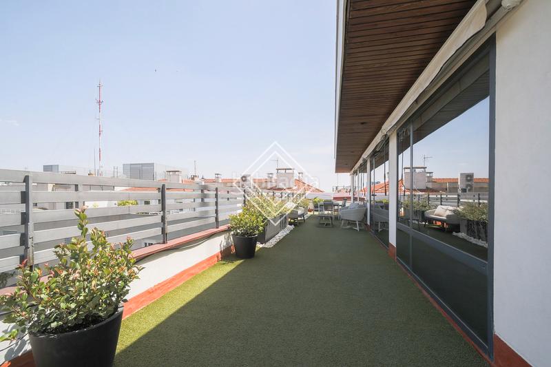 Foto bf554acf-8778-470e-9df5-a1c74d00daa9. Office space with heating in Almagro Madrid