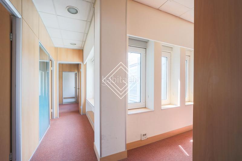 Foto d094b75e-da52-4c5f-8707-cd479de77a3f. Office space with heating in Almagro Madrid