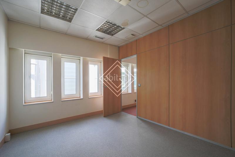 Foto d241134f-5ee6-4b04-ad8e-65417e029e44. Office space with heating in Almagro Madrid