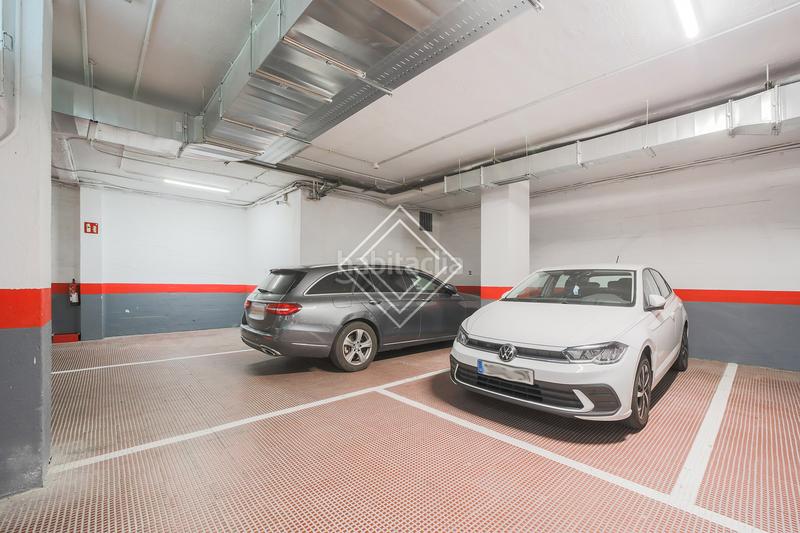 Foto f4c14c46-8bff-4d6e-b9c9-544a4897105e. Office space with heating in Almagro Madrid