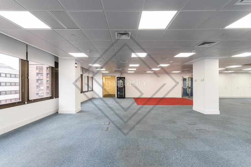 Foto 3001822a-8f11-4936-8848-803dc0cd3b95. Location bureau avec chauffage dans Castillejos-Cuzco Madrid