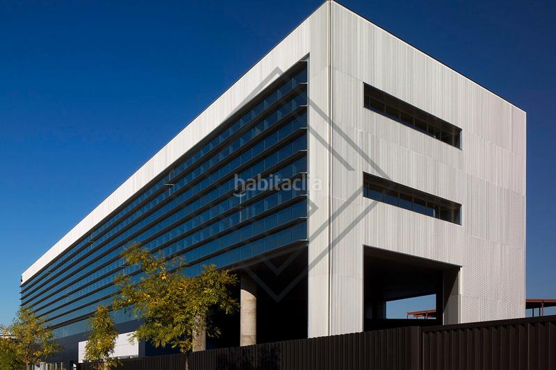 Foto a41aaa6a-bd7b-4841-869b-b304961038a6. Miete büro in Las Tablas Madrid