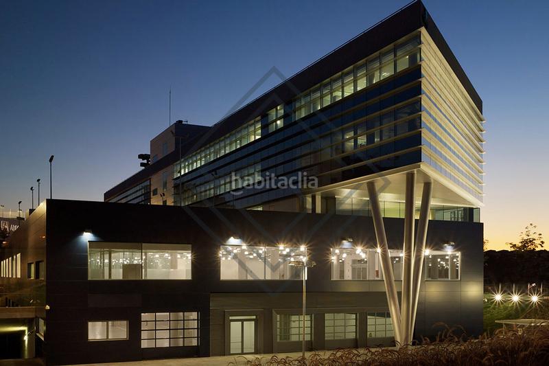 Foto b949ced1-92bd-48ff-b361-ee6b78b050d6. Miete büro in Las Tablas Madrid