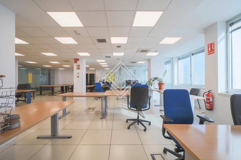 Foto 7b624d72-76ca-49eb-88d3-bfd8ea084cf7. Miete büro mit heizung in Castellana Madrid