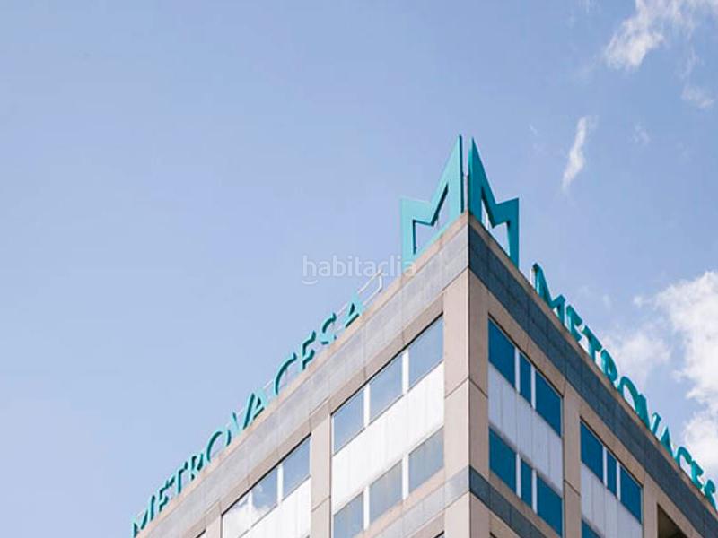 Foto 013960c5-026b-4c25-bdd3-d4339f0fdca7. Rent office space in Peñagrande Madrid