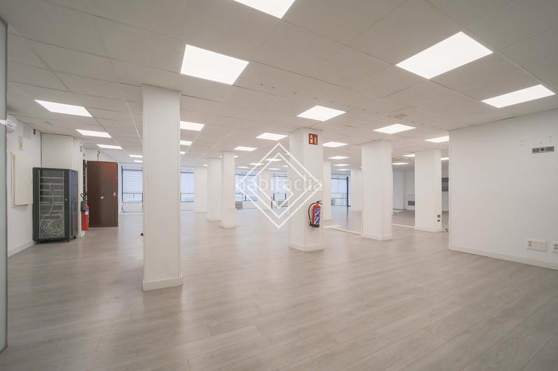 Foto b5319053-6f1a-4e16-82b9-83f80b37dbdf. Miete büro mit heizung in Hispanoamérica-Bernabéu Madrid