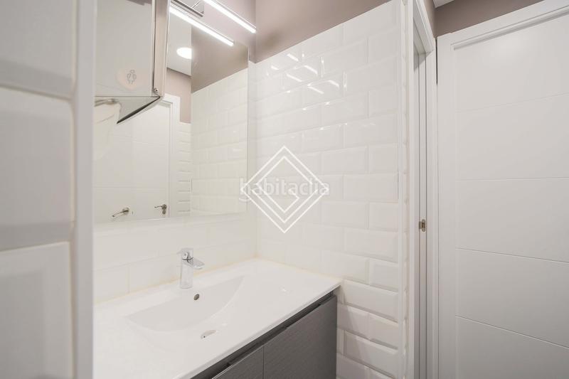 Foto 0917fb7a-6a06-456a-b63d-6069a111980e. Alquiler oficina en Hispanoamérica-Bernabéu Madrid