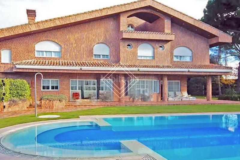 Foto 4f085ede-43c5-42ff-ba9d-11884b991ec3. Xalet amb calefacció piscina a Montealina Pozuelo de Alarcón