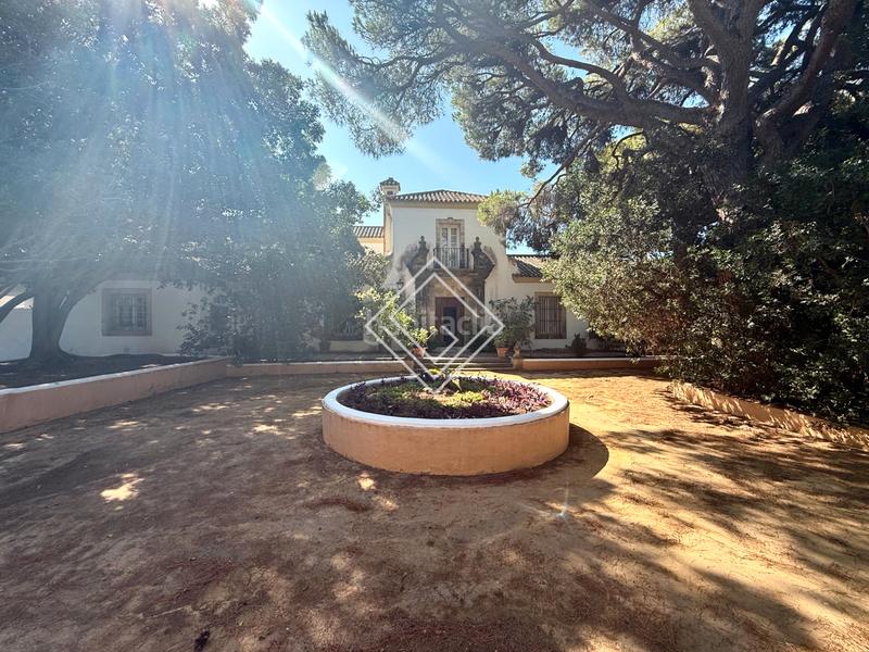 Foto 786d06b3-e586-409f-9982-bdeebb980bab. Casa amb aparcament piscina a Vistahermosa Puerto de Santa María (El)