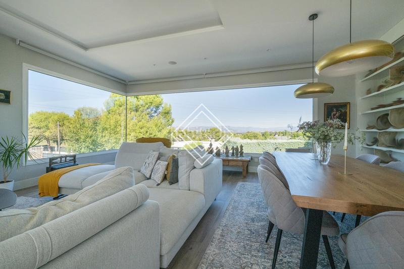 Foto 517f9086-9c92-4bec-b7d8-584ca537ba18. Affitto chalet con camino riscaldamento parcheggio piscina in Villaviciosa de Odón