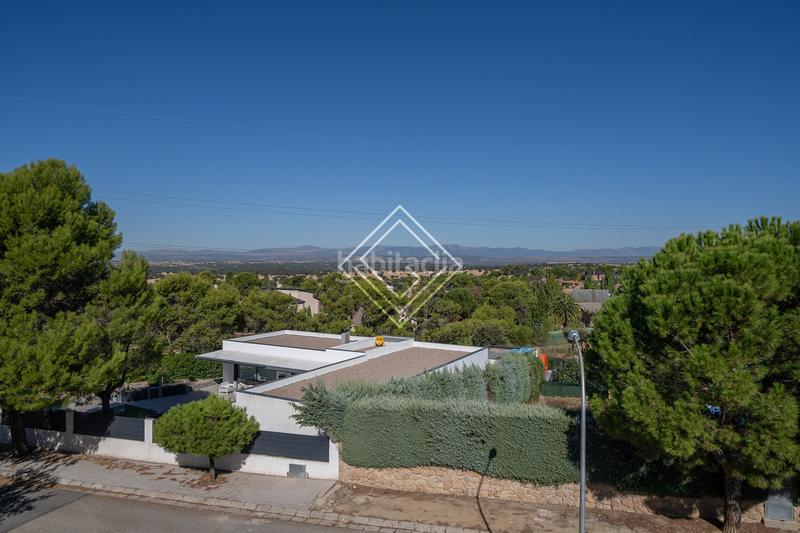 Foto 3955d31c-91fc-4d91-b013-fa41ca2a93c9. Lloguer xalet amb xemeneia calefacció aparcament piscina a Villaviciosa de Odón