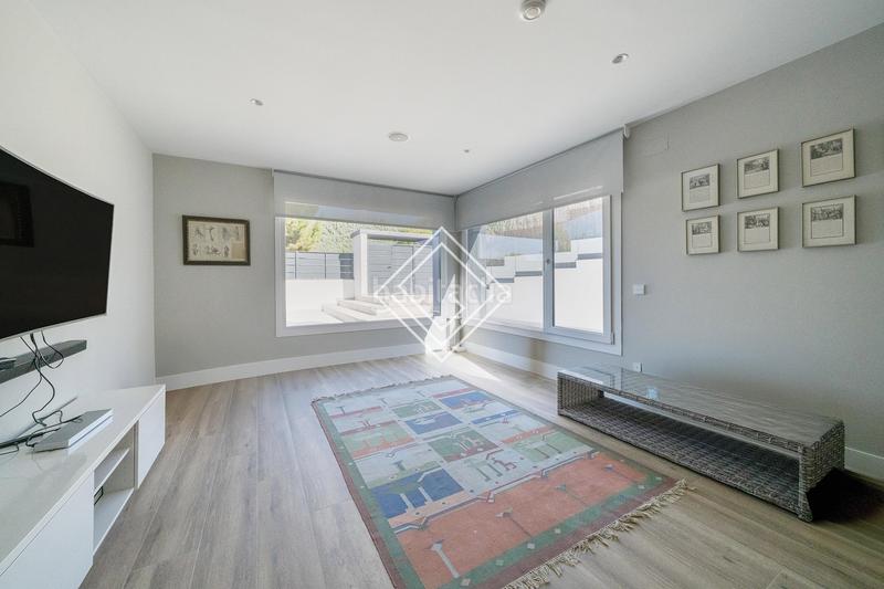 Foto 8669ab11-780c-40ba-958a-553f3afa3e20. Lloguer xalet amb xemeneia calefacció aparcament piscina a Villaviciosa de Odón