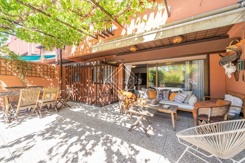 Foto e871a765-9312-43f0-acd2-f058590d2978. Casa adossada amb calefacció piscina a Aravaca Madrid