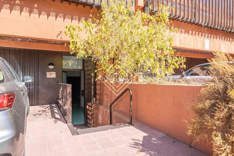 Foto 476c7133-66b8-45e1-bf69-8603ba5d8956. Semi detached house with heating pool in Aravaca Madrid