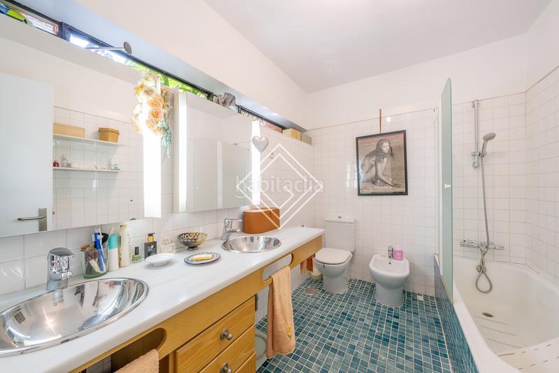 Foto aa9e9e4b-d1f6-4d51-b527-2ffef980389a. Semi detached house with heating pool in Aravaca Madrid