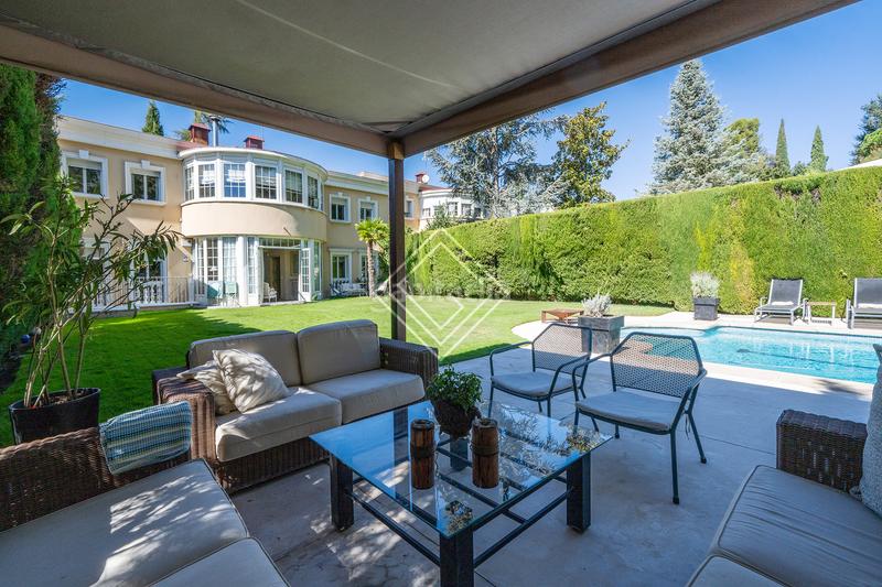 Foto f43c2da6-b287-4b14-b363-d926726b0f23. Chalet con parcheggio piscina in Fuentelarreina Madrid