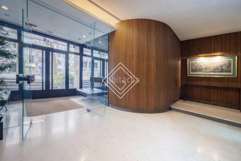 Foto 81903879-bd6d-4b46-a594-5f8ce5ea73e0. Appartamento con camino riscaldamento parcheggio in Madrid