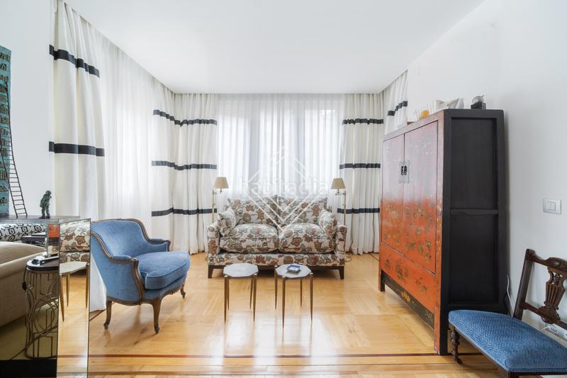 Foto 381c9c57-a94e-4c94-ae7a-765fb25fd278. Appartement avec cheminée chauffage parking dans El Viso Madrid