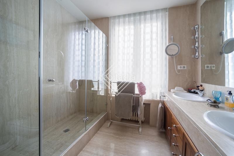 Foto 95c80291-7d7d-45ee-8bd4-dd4cd228224f. Appartement avec cheminée chauffage parking dans El Viso Madrid