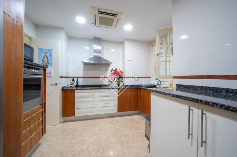 Foto ca1a202f-0c4d-451a-826a-640de0bfb869. Appartement avec cheminée chauffage parking dans El Viso Madrid