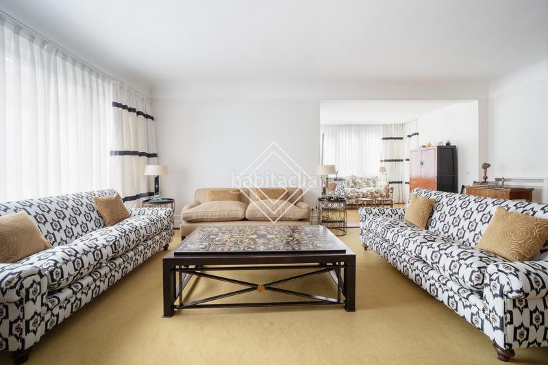 Foto 3e54ef9b-b068-4b93-acc8-2efcf3b7020a. Pis amb xemeneia calefacció aparcament a El Viso Madrid