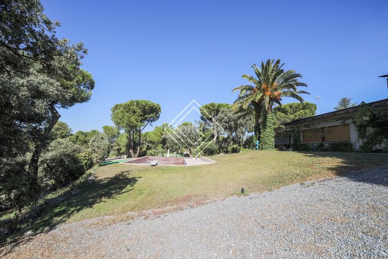 Foto 7364d5ba-d8b6-41b8-b23e-42ae33f7d235. Chalet mit pool in Prado Largo Pozuelo de Alarcón