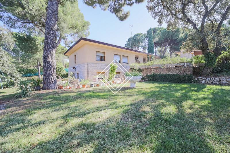 Foto cdd89a26-9f81-4db8-8ba6-565ed5159bf5. Chalet mit pool in Prado Largo Pozuelo de Alarcón