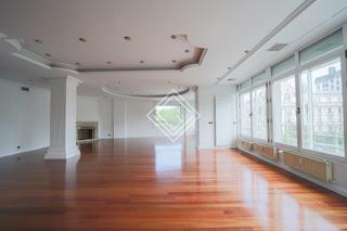 Etagenwohnung in Argüelles