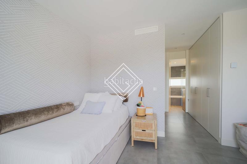 Foto c2d2e4e8-25a4-4ffd-a121-d376add2c74e. Affitto casa bifamiliare con piscina in Valdemarín Madrid