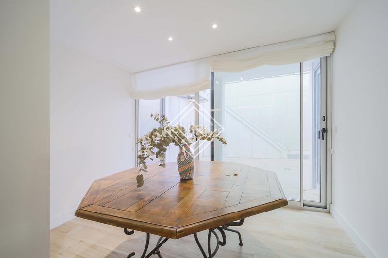 Foto 2ab3f5ad-2183-4b90-8ff5-0cf08828cd1e. Rent towny house with pool in Valdemarín Madrid