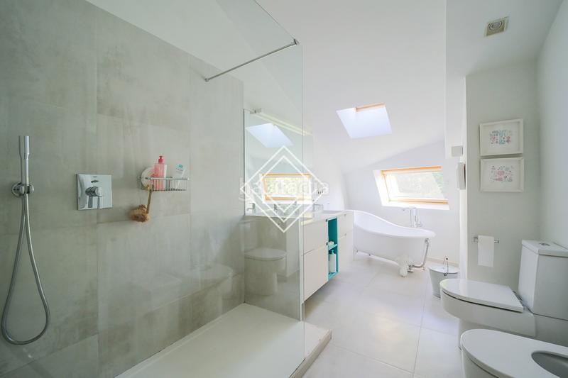 Foto e6333e56-d05a-400c-8b17-5450159f7e2c. Attico con riscaldamento piscina in el soto de La Moraleja La Moraleja