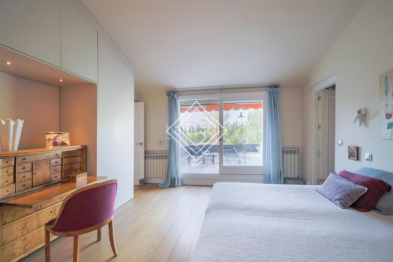 Foto eee58cf4-aa43-4920-87a2-388652fa9f48. Attico con riscaldamento piscina in el soto de La Moraleja La Moraleja