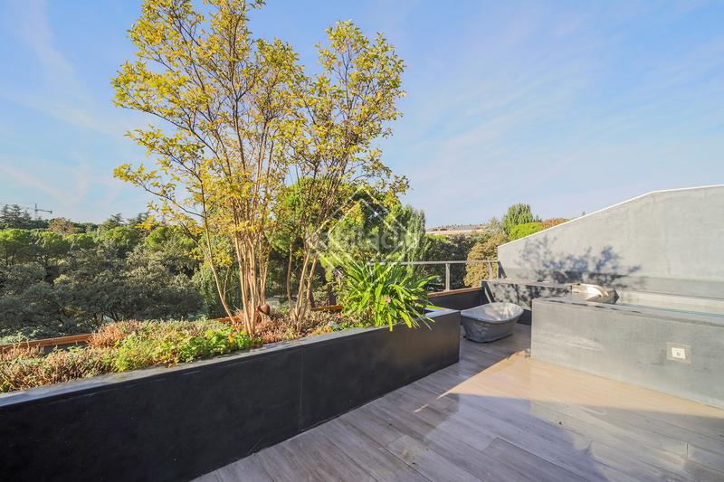 Foto b9f83dd6-a685-4ea8-bf80-245d0c2a6f3b. Attique avec chauffage piscine dans el soto de La Moraleja La Moraleja