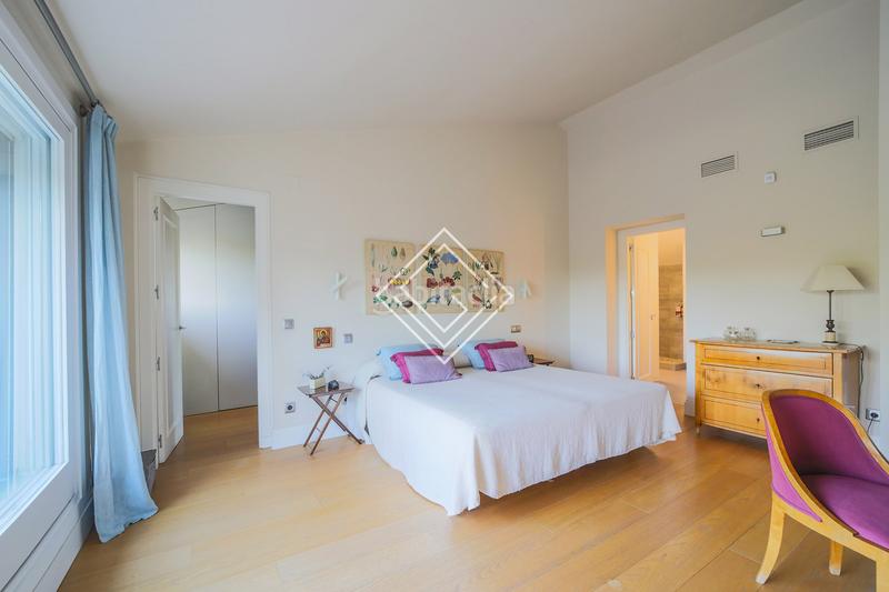 Foto d39159e4-d11d-4afd-83e4-451ac391e306. Attique avec chauffage piscine dans el soto de La Moraleja La Moraleja