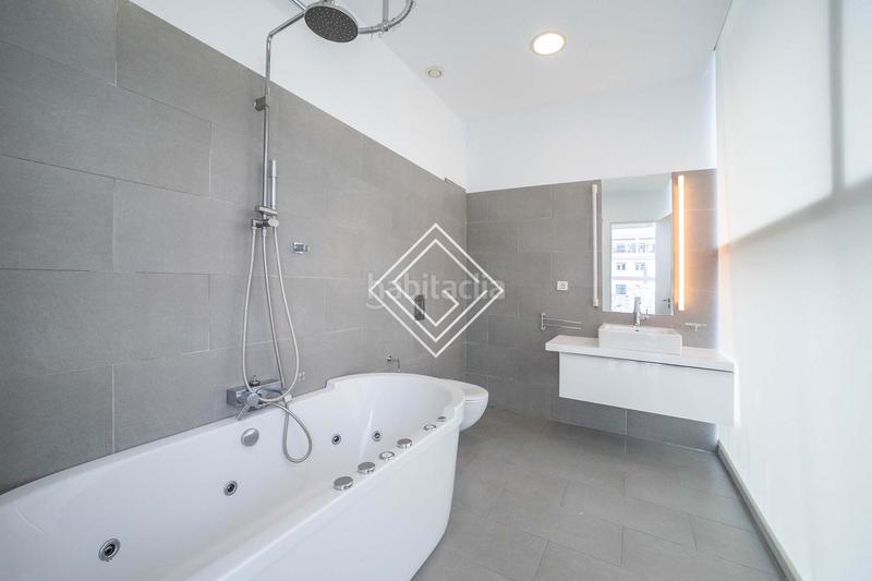 Foto a86cc7ff-768d-45d4-b23c-7f35f31e1533. Affitto attico con riscaldamento parcheggio in Almagro Madrid