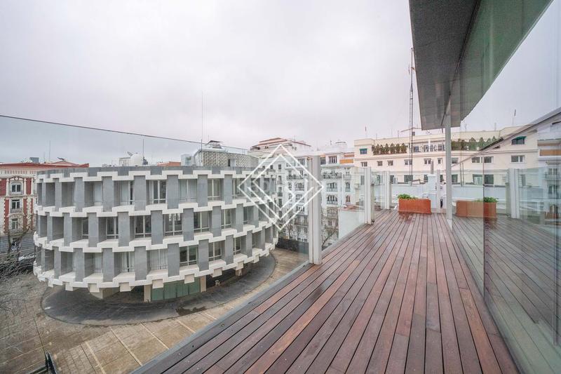 Foto 1745564f-9720-4083-9f74-75b3b4a3b7ef. Location attique avec chauffage parking dans Almagro Madrid