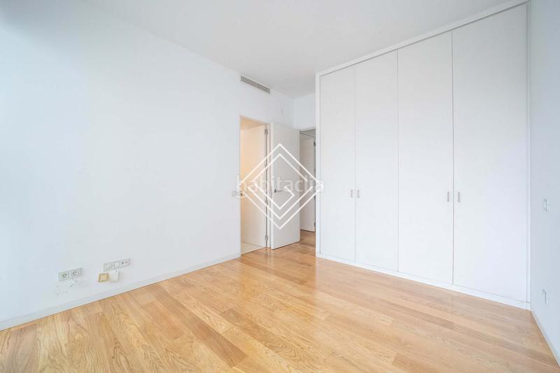 Foto 85e4675e-c2d1-47b2-a3c1-403f6adf376b. Location attique avec chauffage parking dans Almagro Madrid