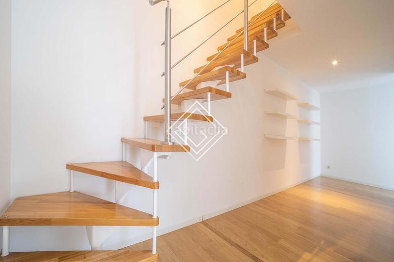 Foto 16cd8f8a-22dc-4b21-8e91-1d9c4f066b58. Rent penthouse with heating parking in Almagro Madrid