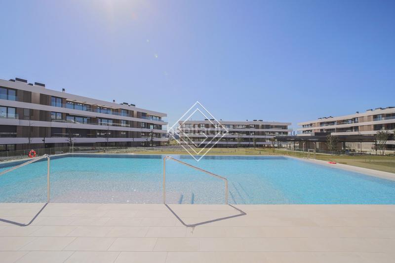 Foto 3fecad89-4581-4bd0-96d3-356b44790d3e. Affitto appartamento con piscina in urbanización La Moraleja La Moraleja