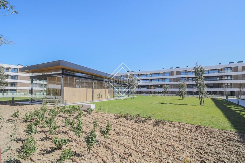 Foto a975e677-3655-41d0-86a7-979b7d169a48. Rent flat with pool in urbanización La Moraleja La Moraleja