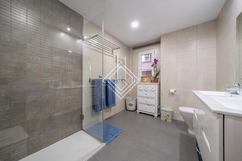 Foto 7991beea-b6c4-4284-bd2d-bda412f7d154. Etagenwohnung mit heizung in El Viso Madrid