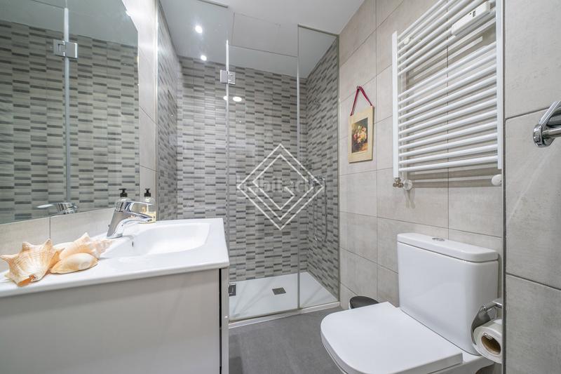 Foto 8e342f18-a233-4f1a-9879-be31a70c4743. Etagenwohnung mit heizung in El Viso Madrid