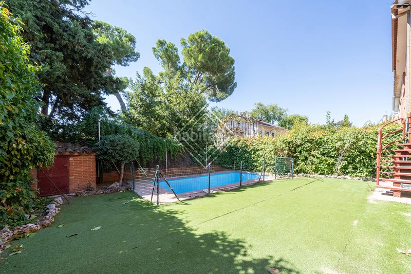 Foto 4db4d8bd-2c09-4d54-93dc-fc8573c43fbc. Casa bifamiliare con riscaldamento piscina in Aravaca Madrid