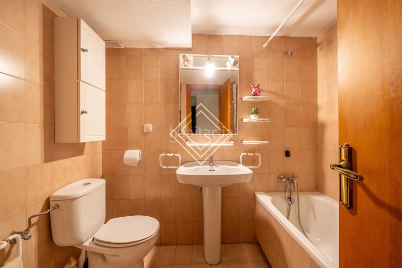 Foto 72e35a11-ca7e-4b4b-bdef-fedd11edd271. Maison jumelée avec chauffage piscine dans Aravaca Madrid