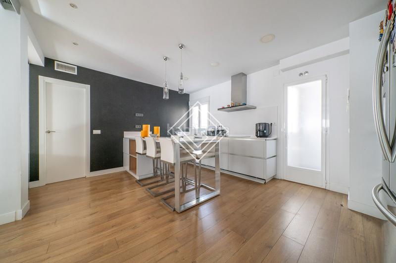 Foto 78f03edb-a677-40e5-bc4a-ee5abc0148ff. Etagenwohnung mit heizung pool in Ciudad Universitaria Madrid